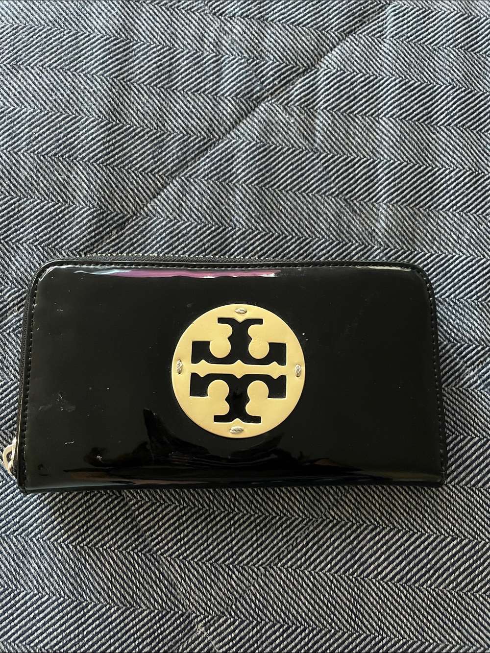 Tory Burch Black Patent Zip Wallet with Gold Logo Medallion